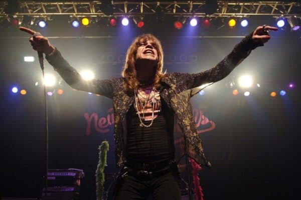 Photo: New York dolls act in the forum