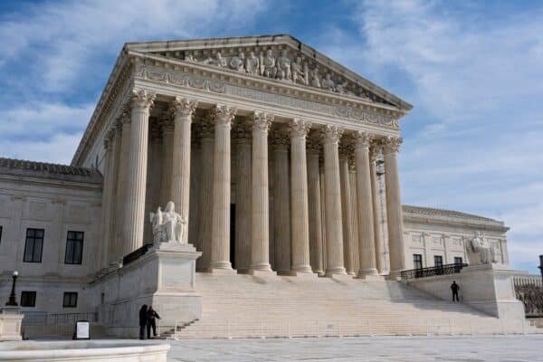 The Trump administrator asks the Supreme Court to block the restitution of chance test employees. The Trump administrator asks the Supreme Court to block the restitution of chance test employees.