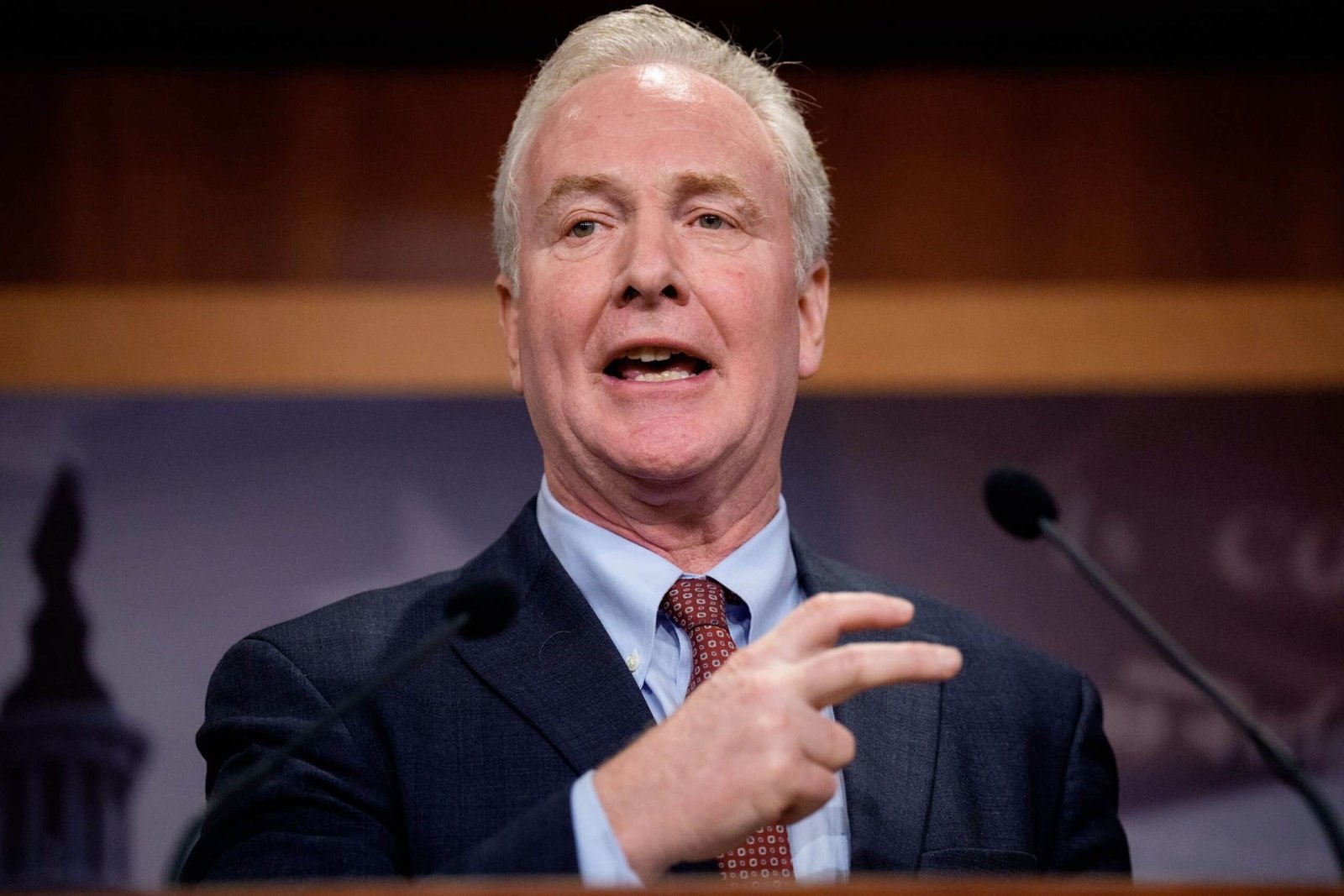 The senator addresses El Salvador to find Maryland's man erroneously deported by Trump