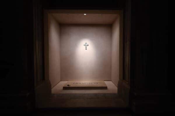 Vatican launch photos of Pope Francis's tomb, as it opens for public visualization