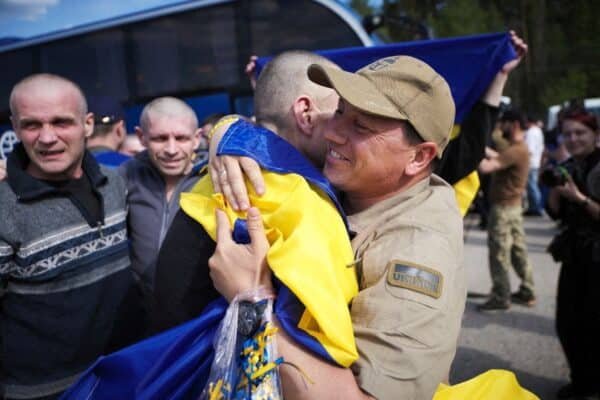 Kyiv hit by Russian attacks as the greatest exchange of prisoners begins Kyiv hit by Russian attacks as the greatest exchange of prisoners begins