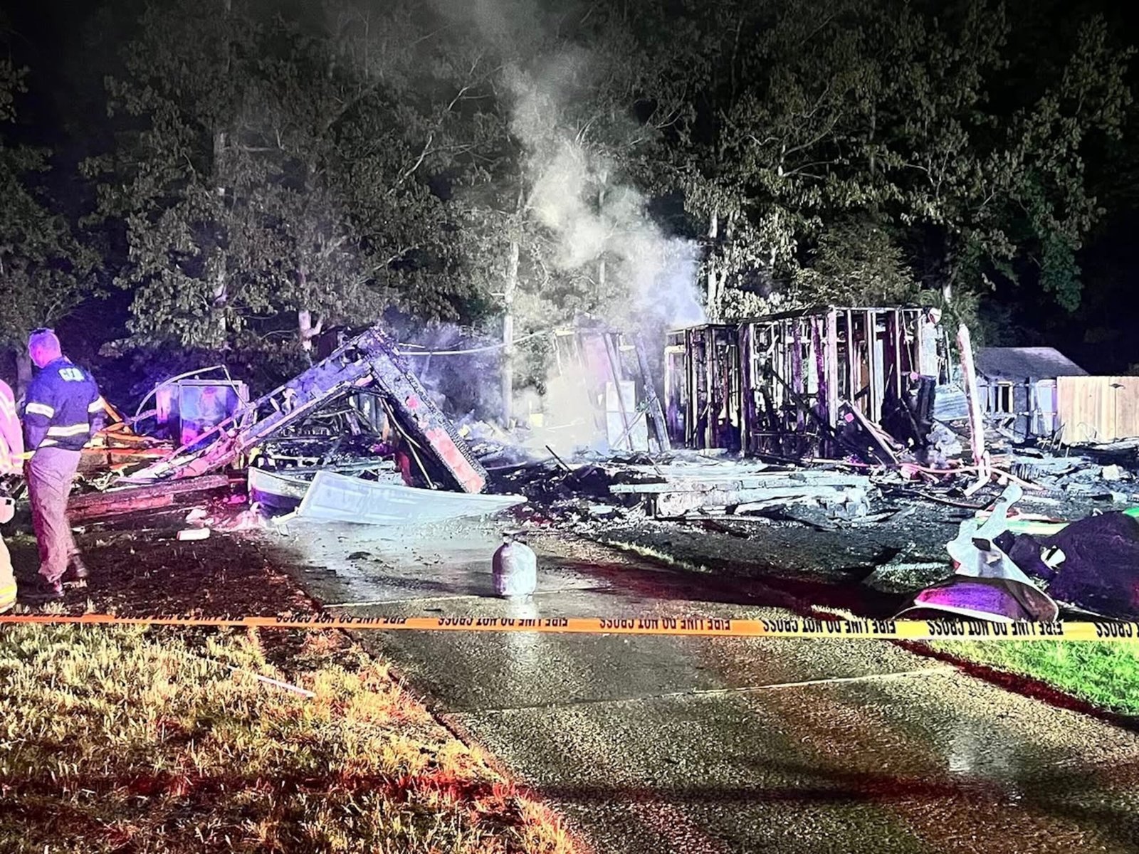 Mass explosion levels at New Jersey house, Rocks Neighborhood