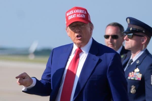 The United States reaches 3 Iranian nuclear sites, says Trump, sinking the United States in conflict