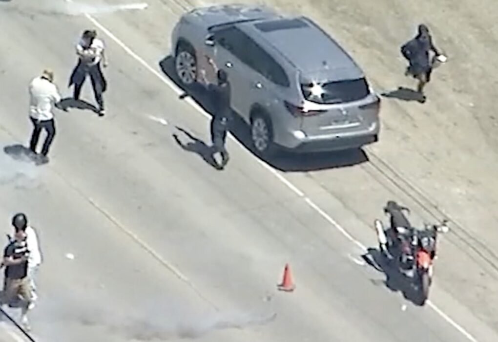 The FBI offers a $ 50,000 reward for information about the person who 'seemed to shoot a weapon in the police' during California ice clashes